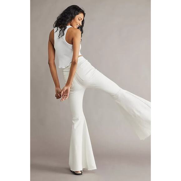 Free People Women's White Just Float On High Rise Flare Jeans Size 24R - Picture 3 of 11